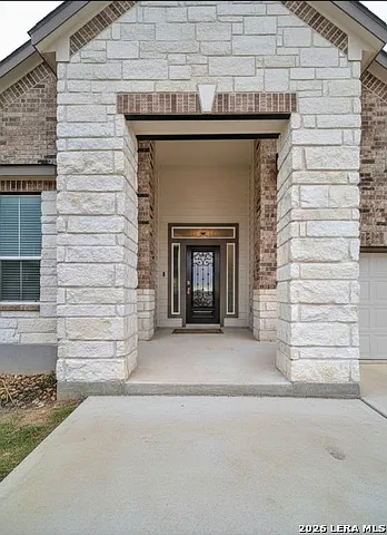 4 bed, 3.0 bath, 2706 sqft, $2,800 — Photo 2