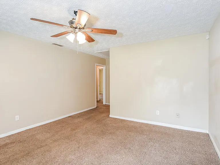 169 Kimberly Way — Photo 9