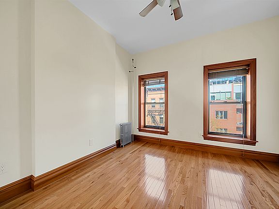 4th image of 364 15th St APT 4L