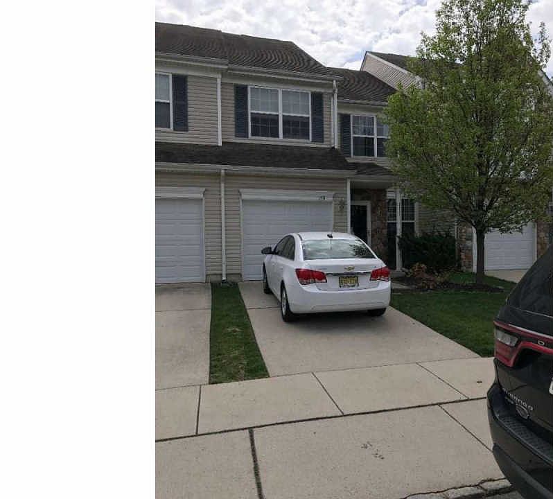 1st image of 159 Chancellor Dr