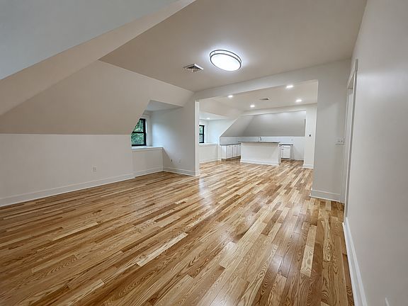 3rd image of 1115 N Negley Ave APT 4
