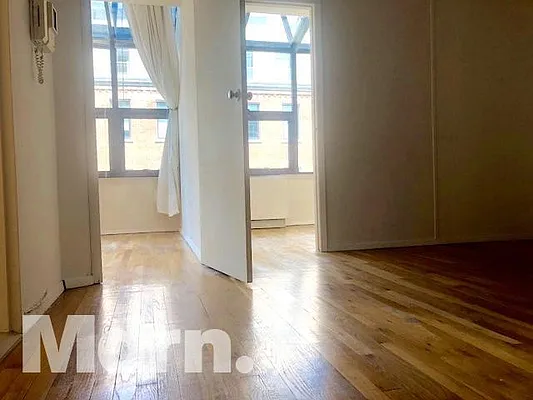 Rented by Mdrn Residential | media 3