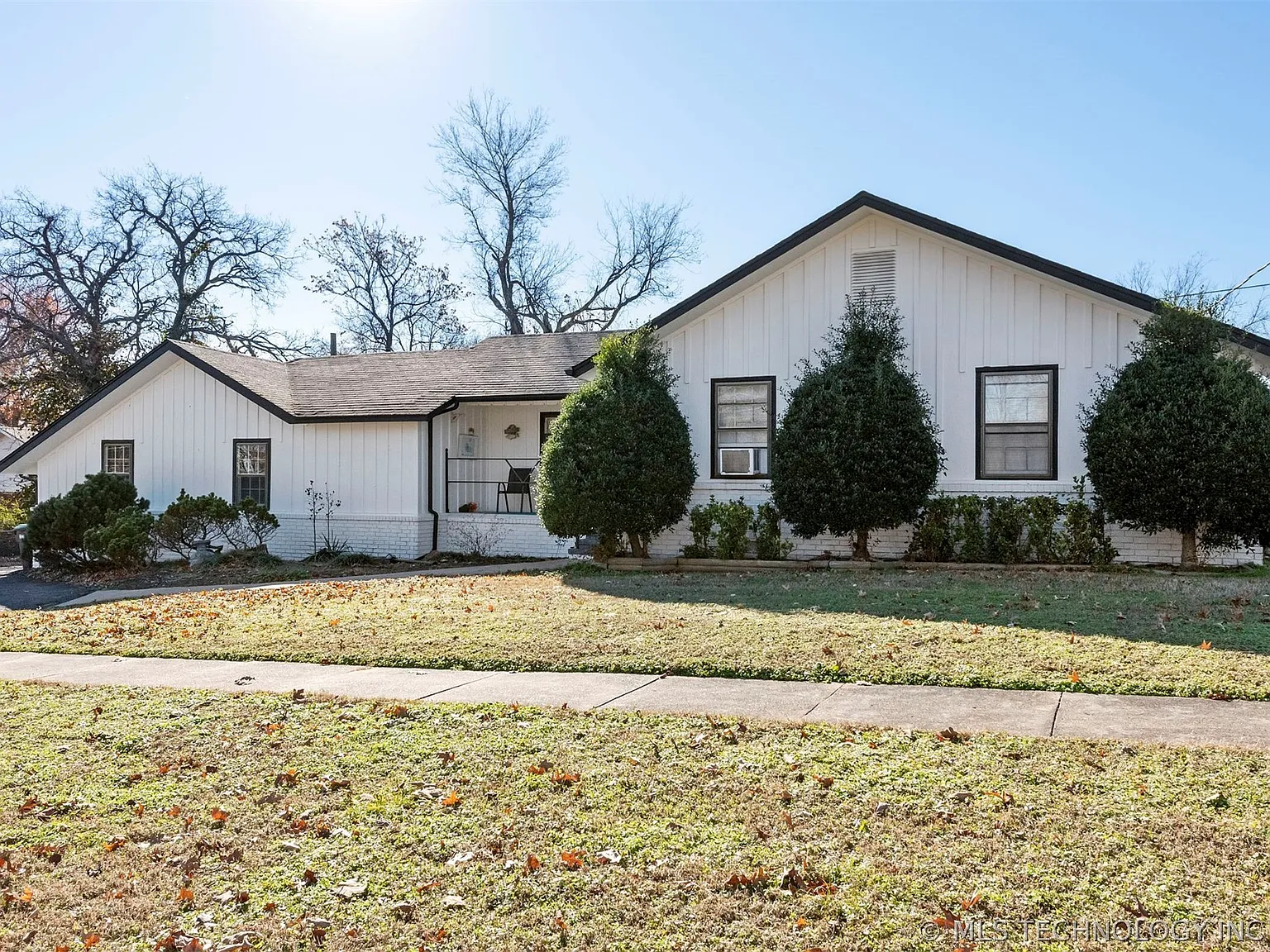3 bed, 2.0 bath, 1812 sqft, $1,800 — Photo 3