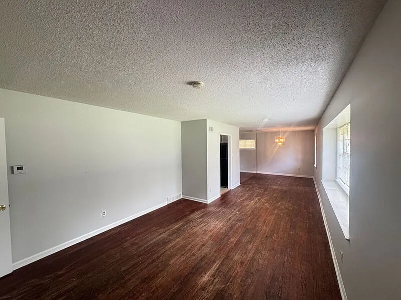 3 bed, 2.5 bath, 1457 sqft, $1,150 — Photo 2