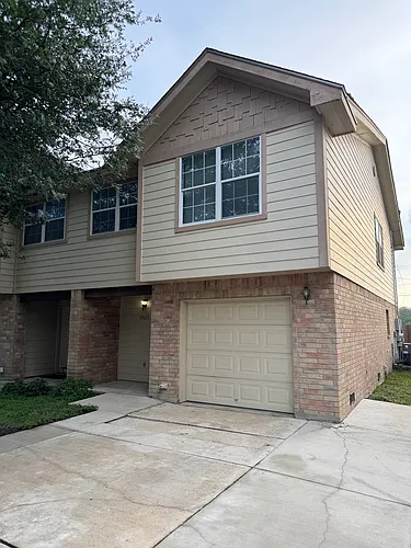 13613 Woodstone Way Photo 1