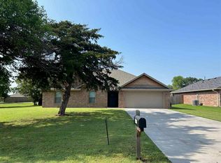 401 4th St, Elgin, OK 73538