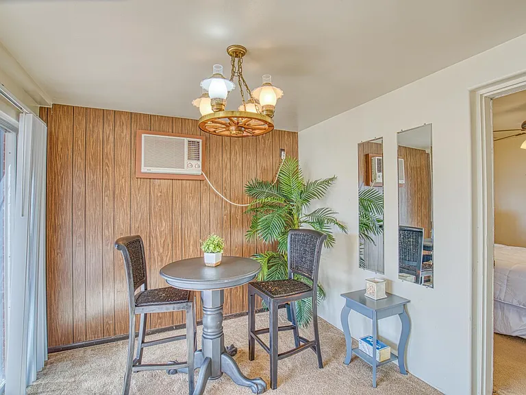 1516 E Spring St — Photo 33