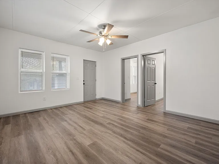 2207 Prairie Ave — Photo 19