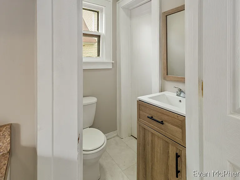 732 5th St NW — Photo 12