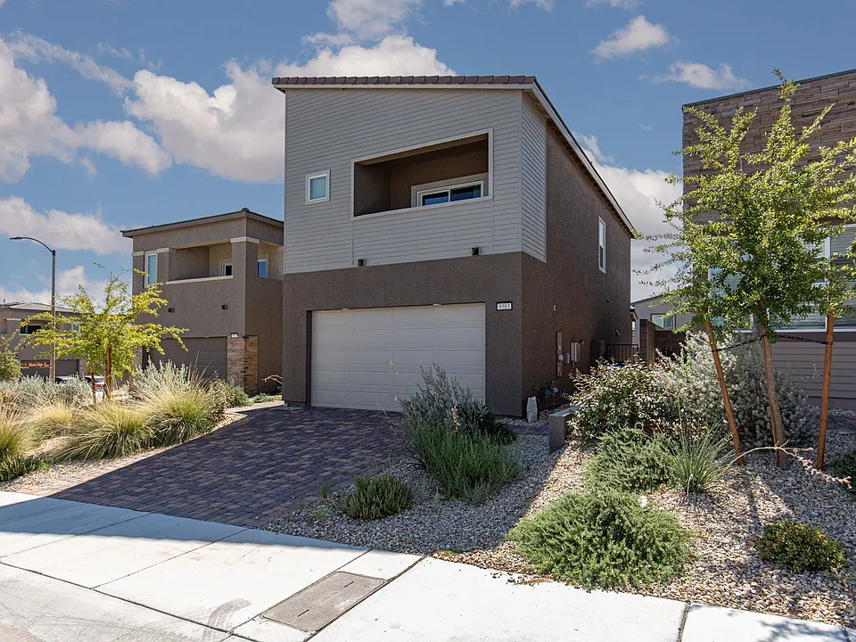 9583 Noah Pointe Ave