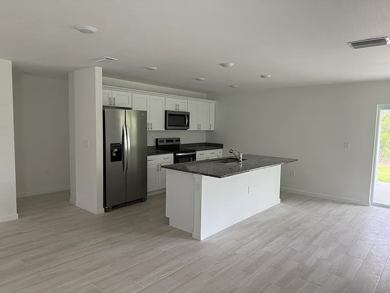 2643 Orchard Cir — Photo 2