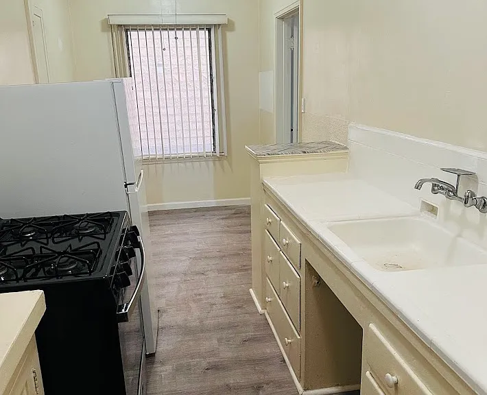 122 S Cedar St #4 — Photo 7
