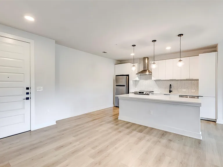 2500 Longview St #402 — Photo 12