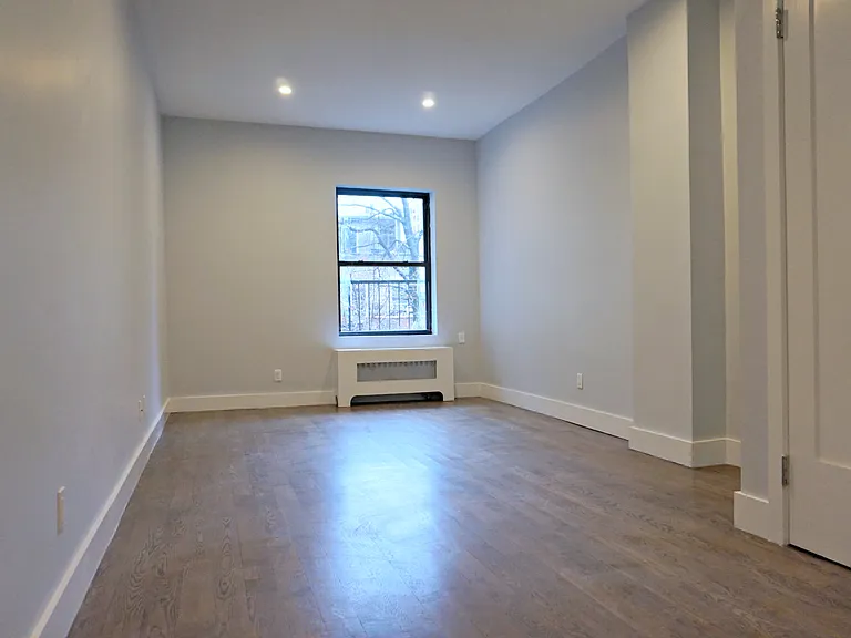 325 W 100th St #4B — Photo 1