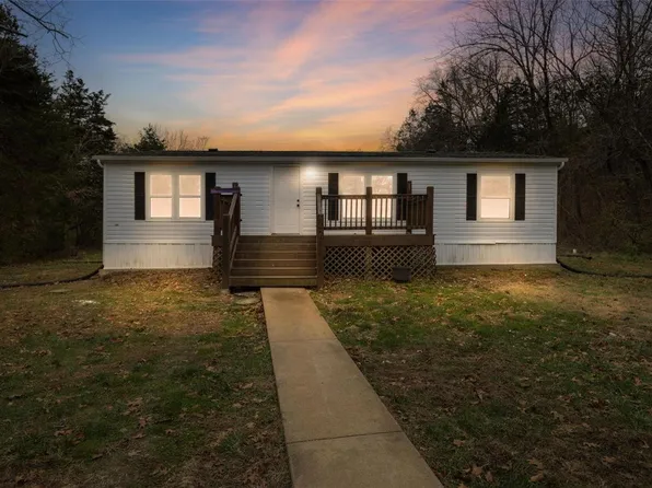 3420 Hodge Rd, De Soto, MO 63020