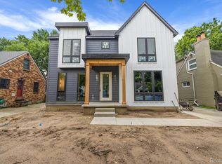 2440 Pembroke Rd, Birmingham, MI 48009