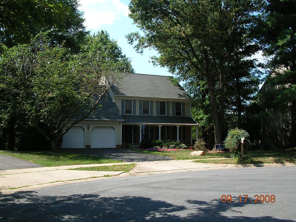 House is on cul-de-sac