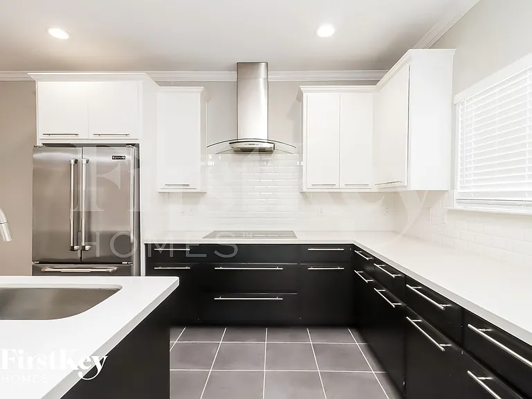 3805 Whisper Hollow Way — Photo 6