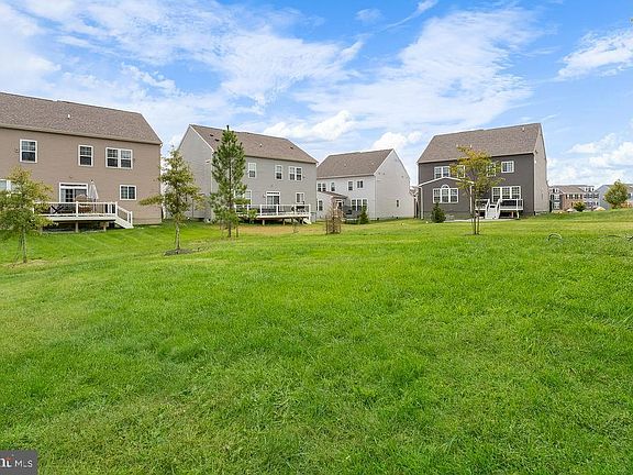 5th image of 9105 Garden Knoll Ln