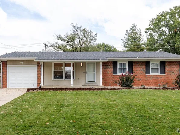 2 Biscayne Dr, Edwardsville, IL 62025