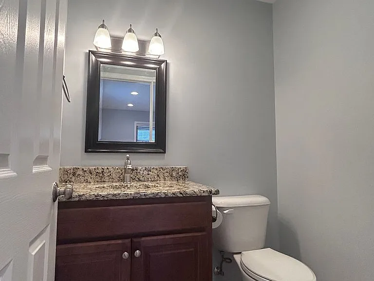 209 Delmar St — Photo 17