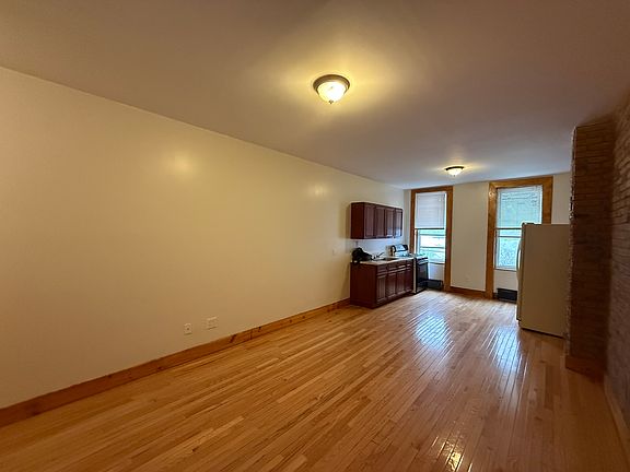 4th image of 300 Cooper St #1R
