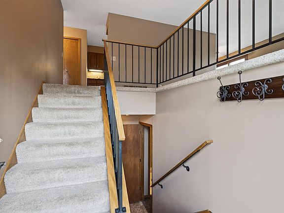 4th image of 4480 Clover Ln #A