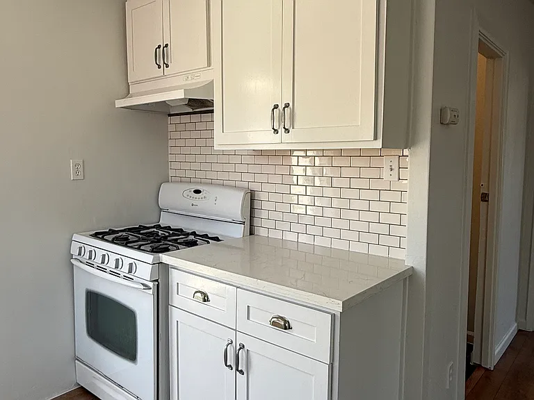 647 W Avenue 28 — Photo 7