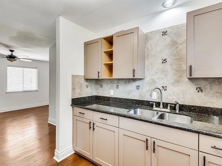 5612 Grover Ave #101 — Photo 3