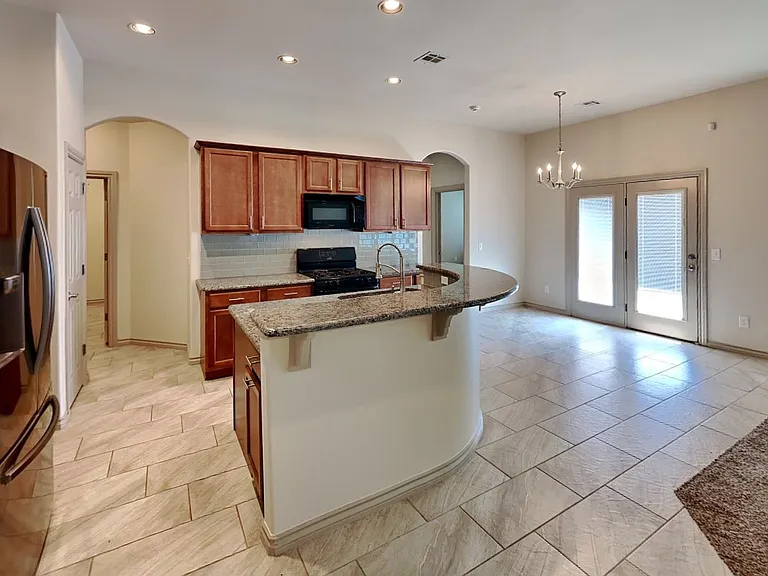 9416 NW 91st Cir — Photo 5