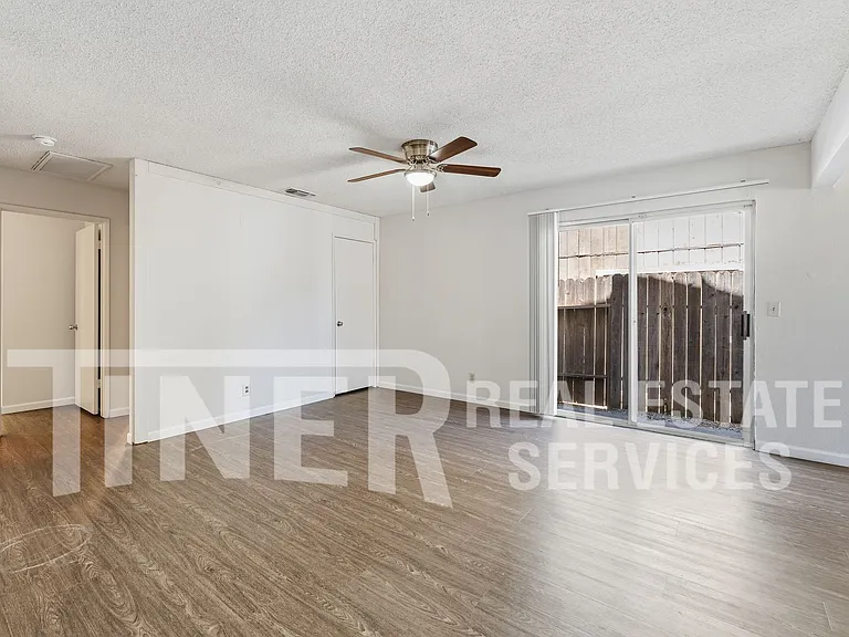 5535 E Knoll Dr — Photo 11