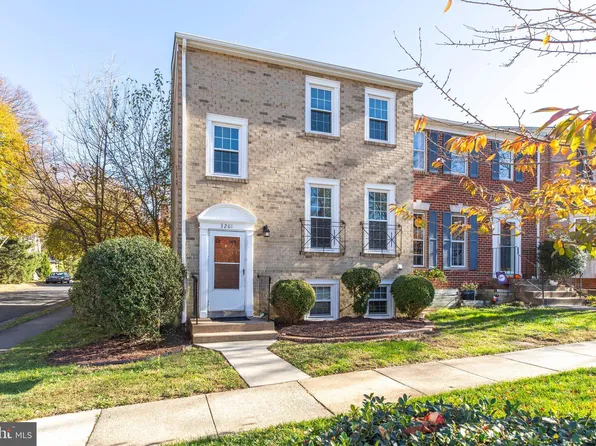 3201 White Flint Ct, Oakton, VA 22124