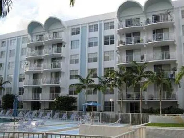 494 NW 165th Street Rd APT C303, Miami, FL 33169