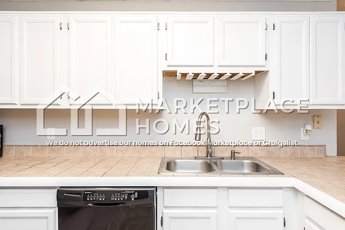 2733 Saint Charles Ln NW — Photo 11