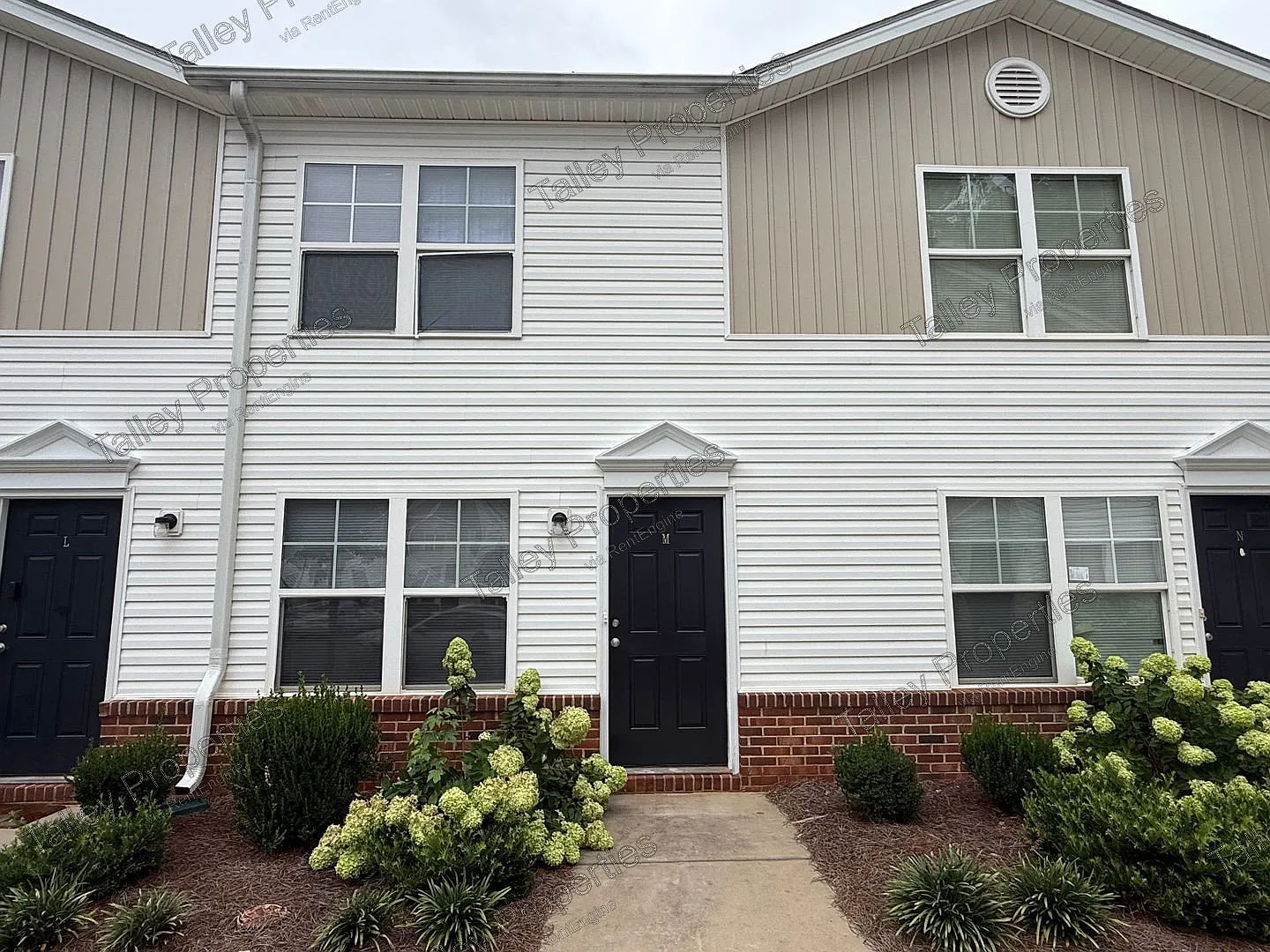 2 bed, 1.5 bath, 960 sqft, $1,274 — Photo 1