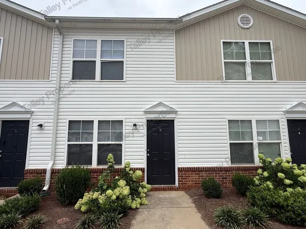 2021 Oakdale Rd #M, Charlotte, NC 28216
