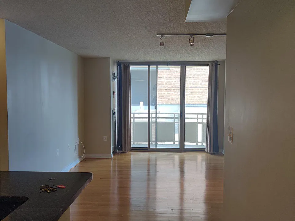 4801 Fairmont Ave #301