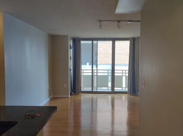 4801 Fairmont Ave APT 301, Bethesda, MD 20814