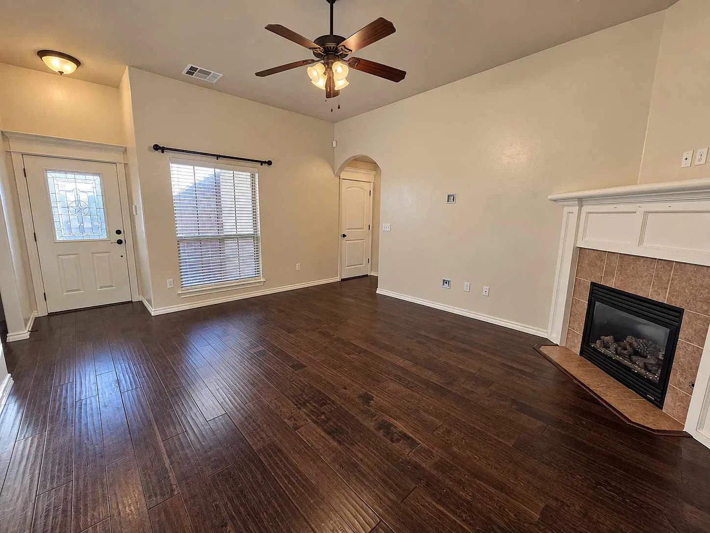 3 bed, 1253 sqft, $1,500 — Photo 3