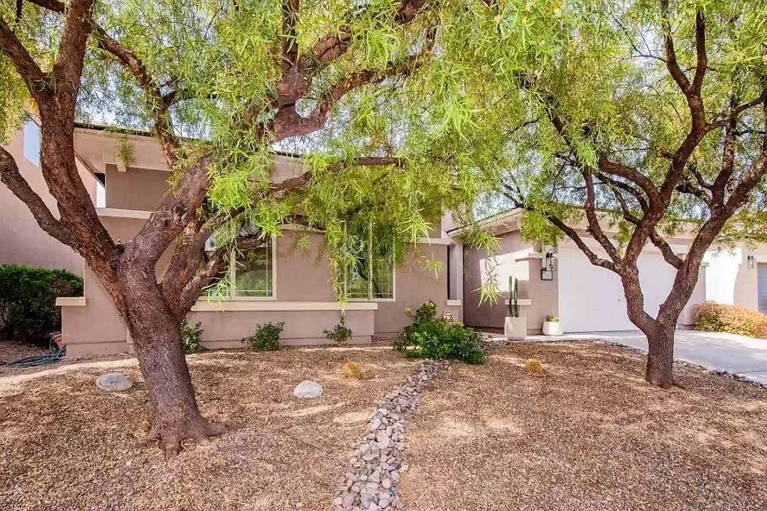 3 bed, 2260 sqft, $2,300 — Photo 1