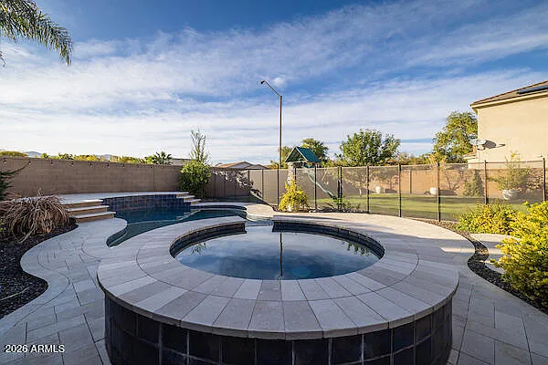 18469 W Sunnyslope Ln — Photo 19