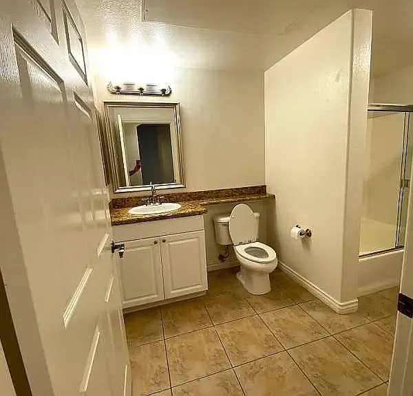2 bed, 1102 sqft, $1,600 — Photo 3