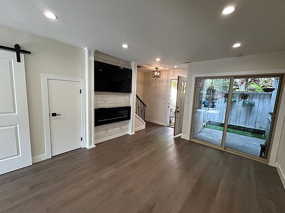 4th image of 1231 Oddstad Blvd