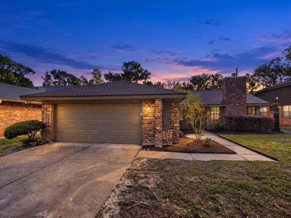 5238 Pine Cliff Dr, Houston, TX 77084