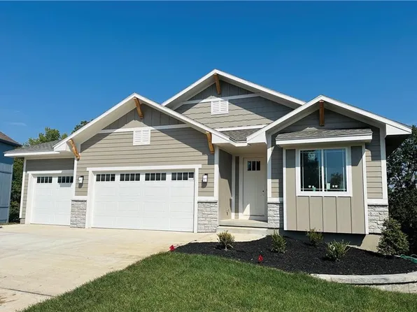 110 E Woodland Ave, Lone Jack, MO 64070