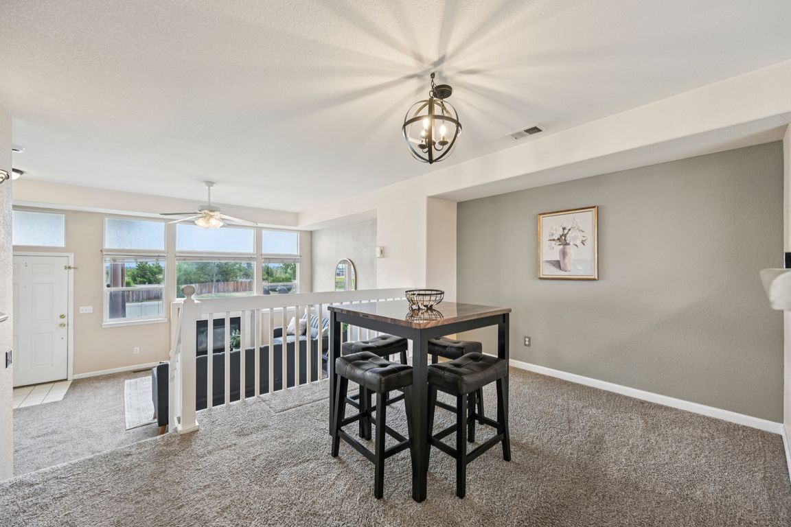 Dahlia Ln-S2606-018.jpg