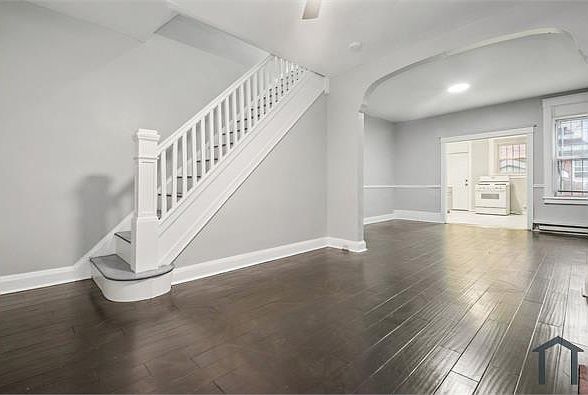 1st image of 2702 Ashland Ave