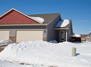 5700 Dostal Dr SW, Cedar Rapids, IA 52404