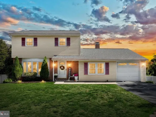 2933 Exeter Dr, York, PA 17403