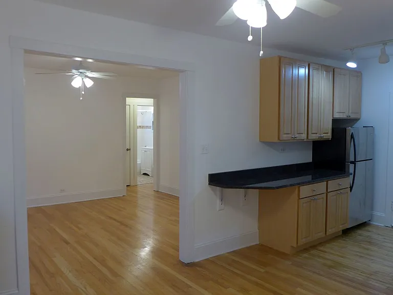 Marshfield Apartments — Photo 8